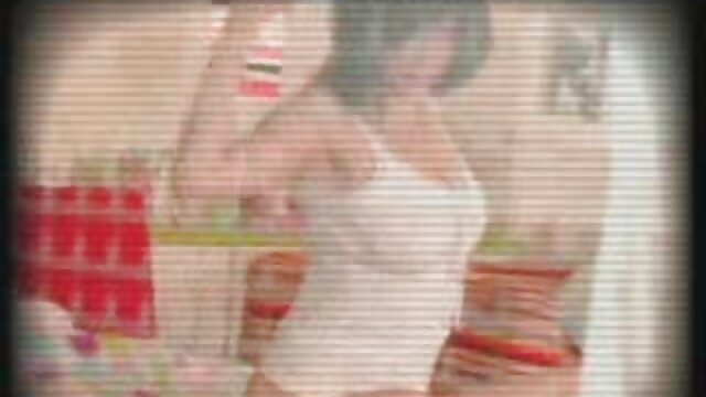 Vidéo Sexe webcam porno femme vs cheval 036 Skype
